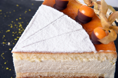 kaese-sahnetorte